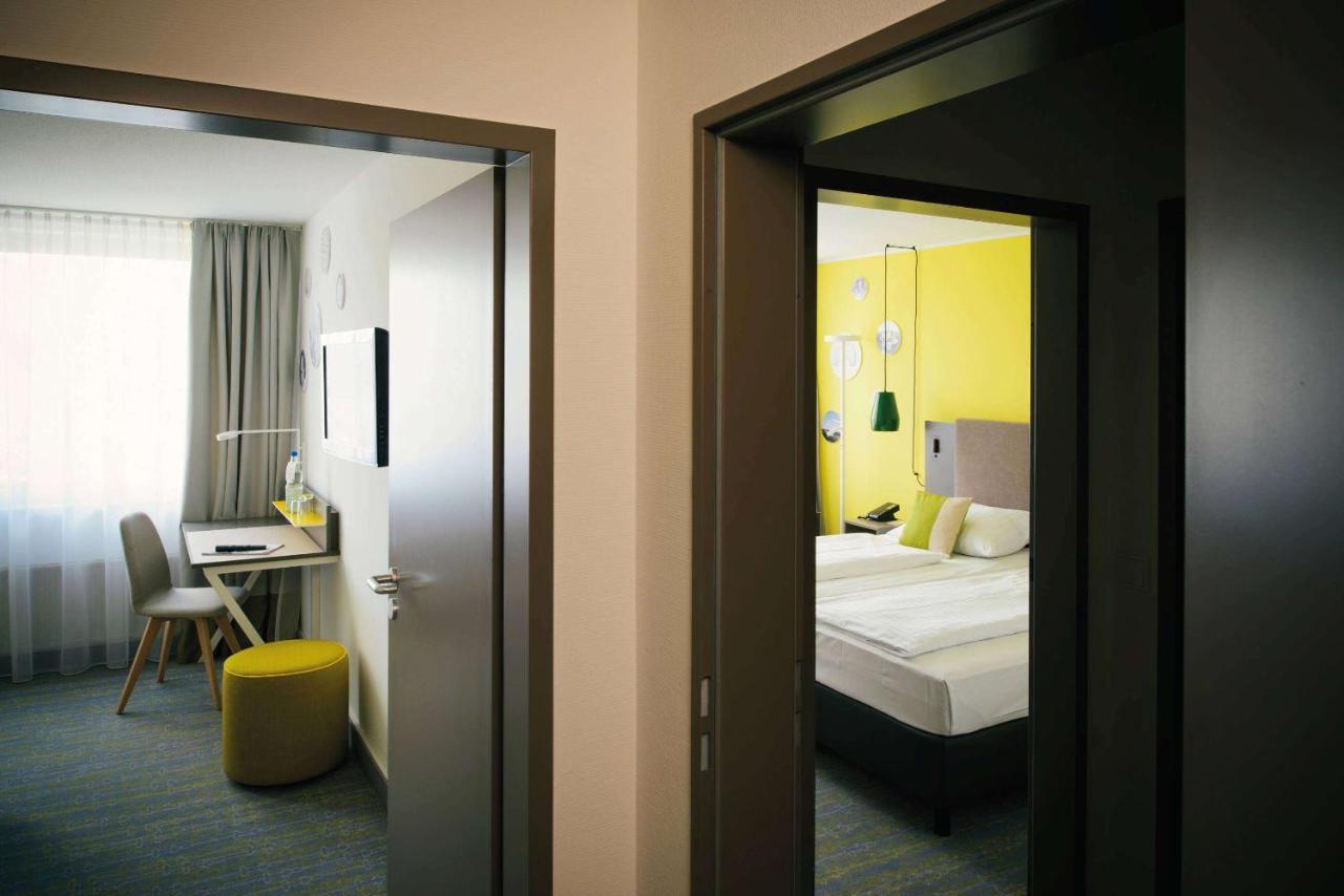 Vienna House Easy By Wyndham Guenzburg Otel Dış mekan fotoğraf