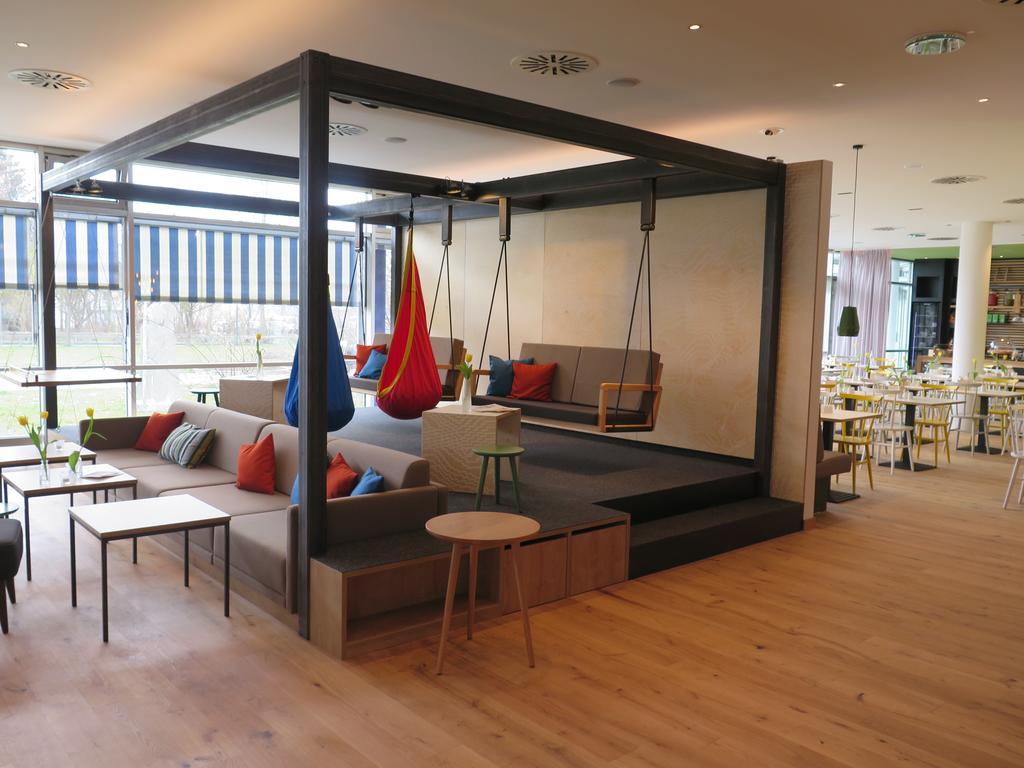 Vienna House Easy By Wyndham Guenzburg Otel Dış mekan fotoğraf